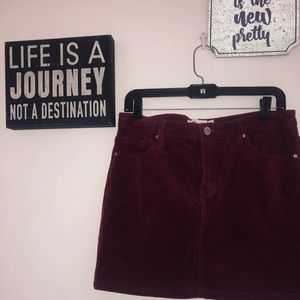 •Vintage wine mini skirt